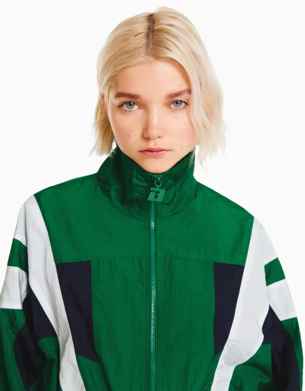 BERSHKA Vêtements*Blouson cropped effet nylon color block Vert