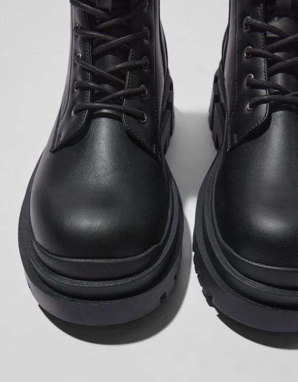 BERSHKA Bottines*Bottes à lacets avec boucles homme Noir