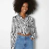 BERSHKA Chemises et blouses*Chemise cropped manches longues moulante satinée Rouge