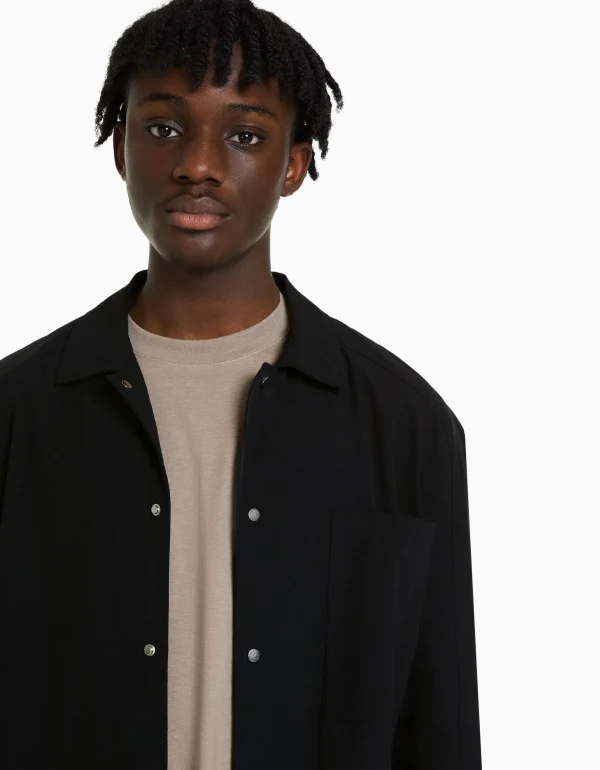 BERSHKA Chemises*Chemise manches longues technique parachute Noir