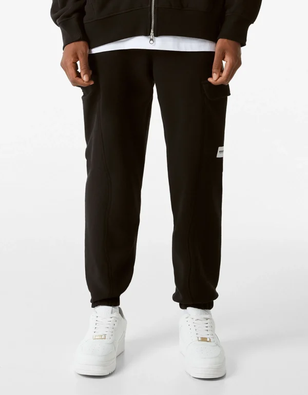 BERSHKA Pantalons*Pantalon jogger cargo molleton Noir