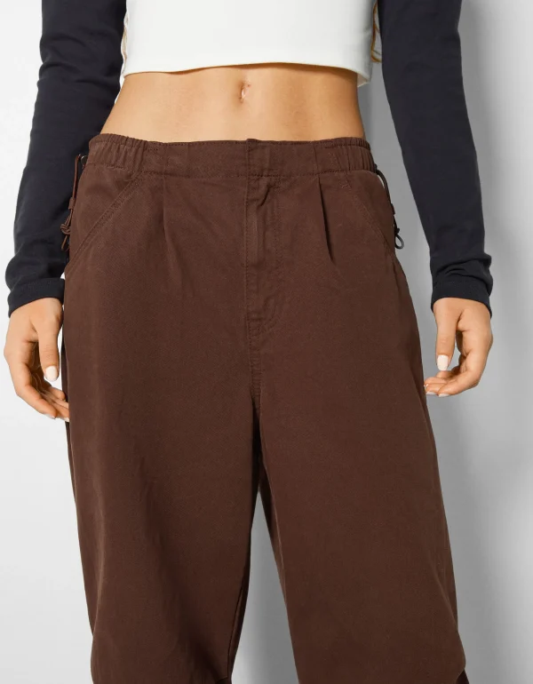 BERSHKA Pantalons*Pantalon jogger parachute loose fit Kaki