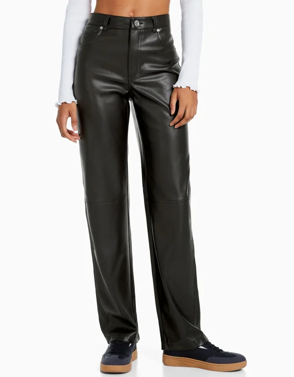 BERSHKA Basiques*Pantalon straight slim similicuir Noir