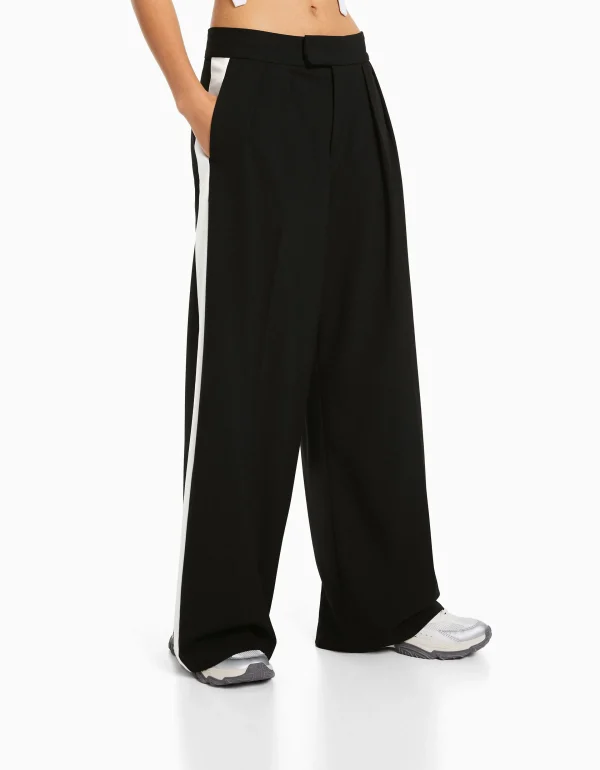 BERSHKA Vêtements*Pantalon tailoring wide leg bande latérale Noir