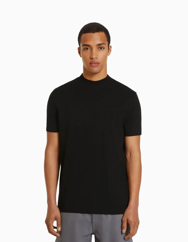 BERSHKA Personnalisables*T-shirt à manches courtes et col montant Noir