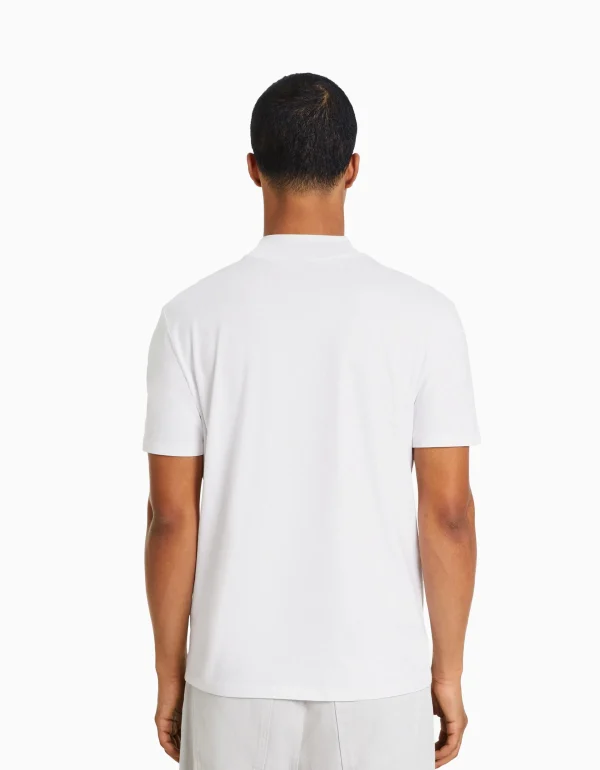 BERSHKA Personnalisables*T-shirt à manches courtes et col montant Blanc