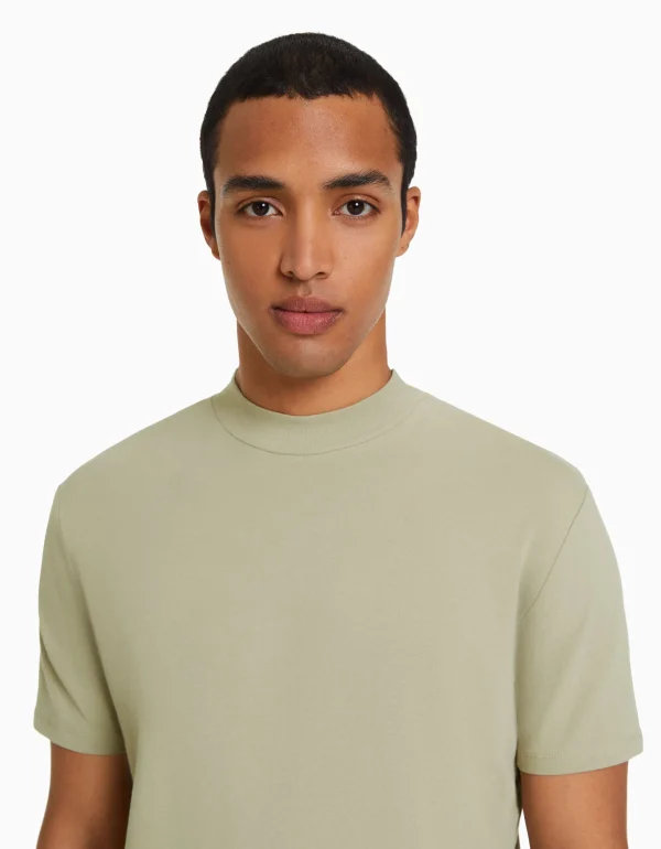 BERSHKA Vêtements*T-shirt à manches courtes et col montant Vert