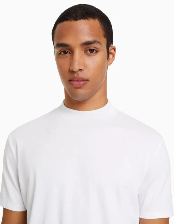 BERSHKA Personnalisables*T-shirt à manches courtes et col montant Blanc