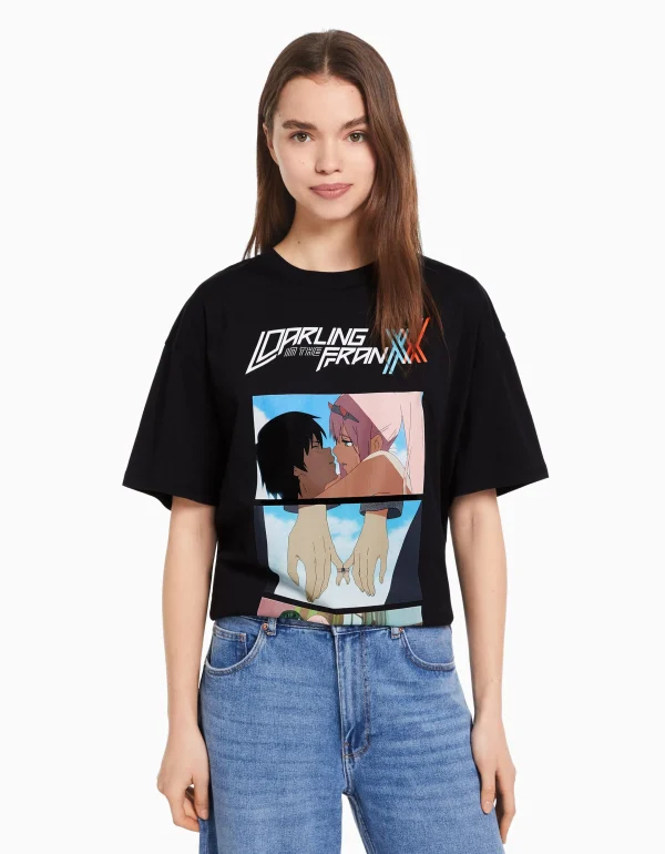 BERSHKA Tee-shirts*T-shirt manches courtes imprimé Darling in the Franxx Noir